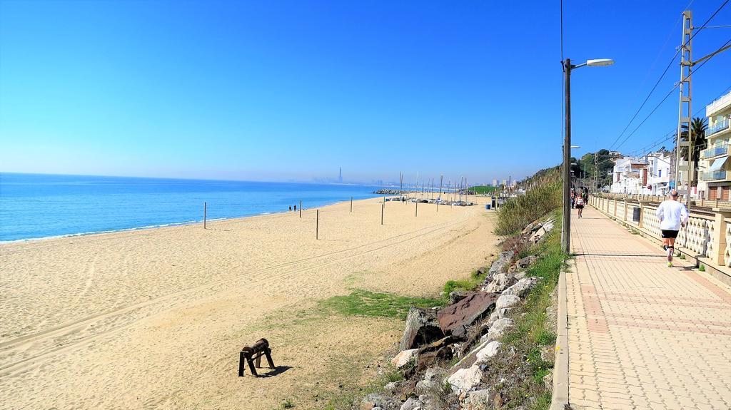 Bianca Seaview & Beach Apartment Montgat Esterno foto